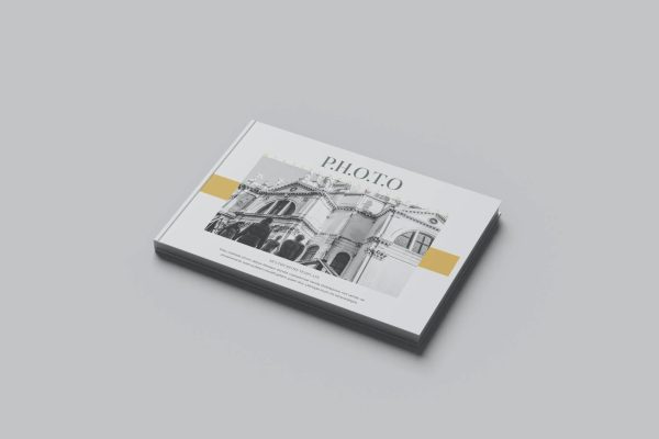 现代横版Lookbook杂志封面设计样机