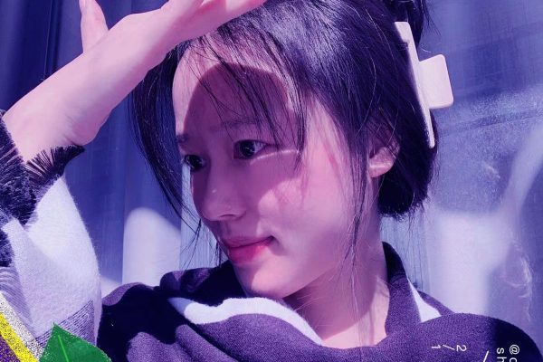 用你的生活源照片来设计一张海报