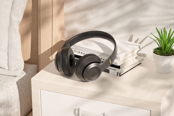 C4D工程-3个OC头戴式耳机场景渲染工程产品场景工程耳机模型