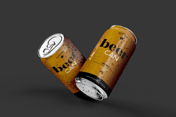 带水滴的啤酒易拉罐包装样机素材 Beer Can with Drops Mockup