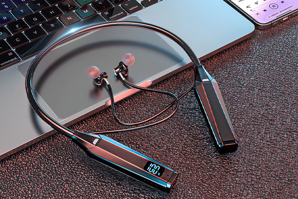 C4D无线挂脖蓝牙耳机场景渲染工程笔记本电脑模型手机模型