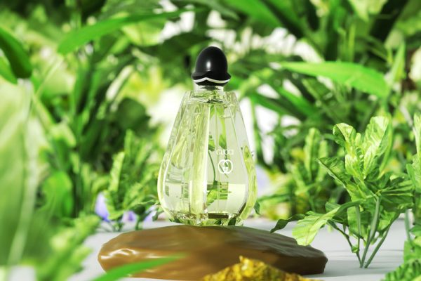 C4D工程-古驰香水场景渲染工程古驰香水瓶模型