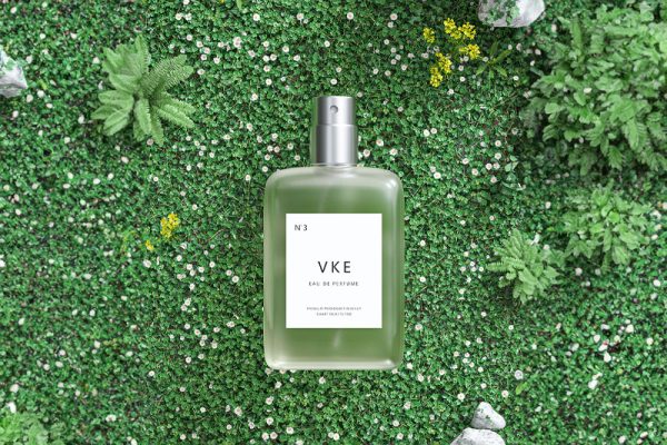 C4D香水草地场景渲染工程香水模型草地场景模型