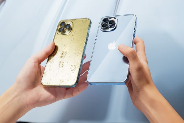 C4D工程-iPhone手机壳对比展示手持手机渲染工程