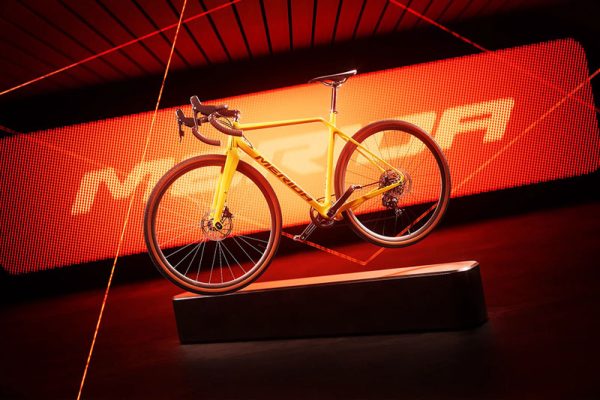 C4D工程-美利达公路车场景渲染工程自行车模型产品场景工程