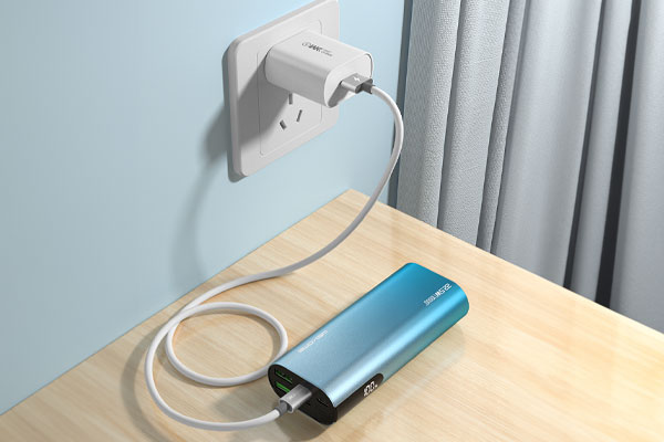 C4D工程-充电宝产品场景渲染工程充电宝模型插座C4D模型下载