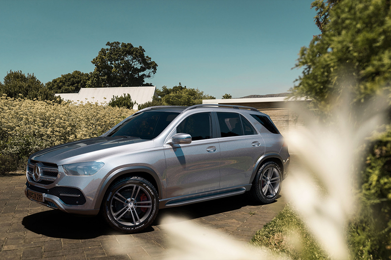 C4D工程-奔驰SUV汽车场景渲染工程SUV汽车模型C4D模型下载