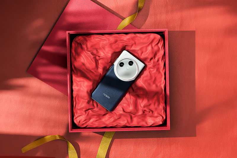 C4D新年丝带布料礼盒手机场景渲染工程手机礼盒模型C4D模型