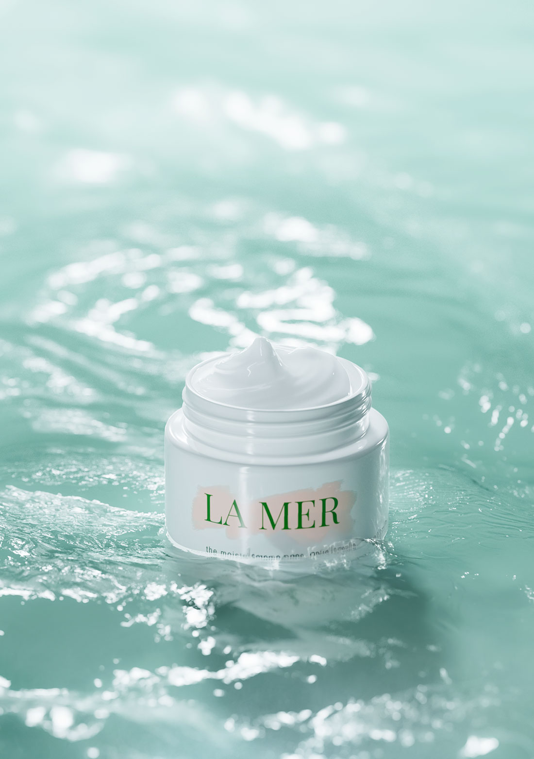 C4D美妆护肤品水面场景RS渲染工程面霜模型