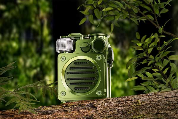 C4D猫王音箱枯树干森林森系场景Arnold渲染工程音响C4D模型下载