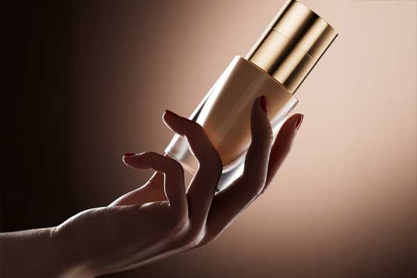 C4D手持乳液化妆品OC渲染工程化妆品女人手绑定模型3D模型